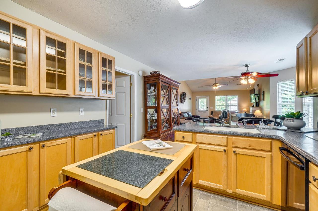 Pigeon Forge Home With Screened Porch, 3 Mi To Town! Exterior photo